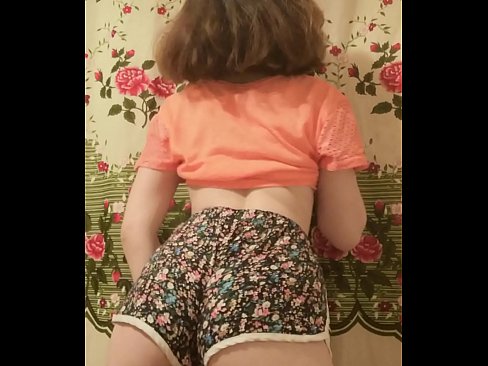 ❤️ Leanbh óg sexy ag baint dá shorts ar cheamara ❤❌ Porn ardchaighdeáin linn ☑