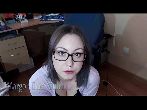 ❤️ Suíonn Cailín Sexy le Gloiní Dildo go domhain ar an gCeamara ❤❌ Porn ardchaighdeáin linn ☑